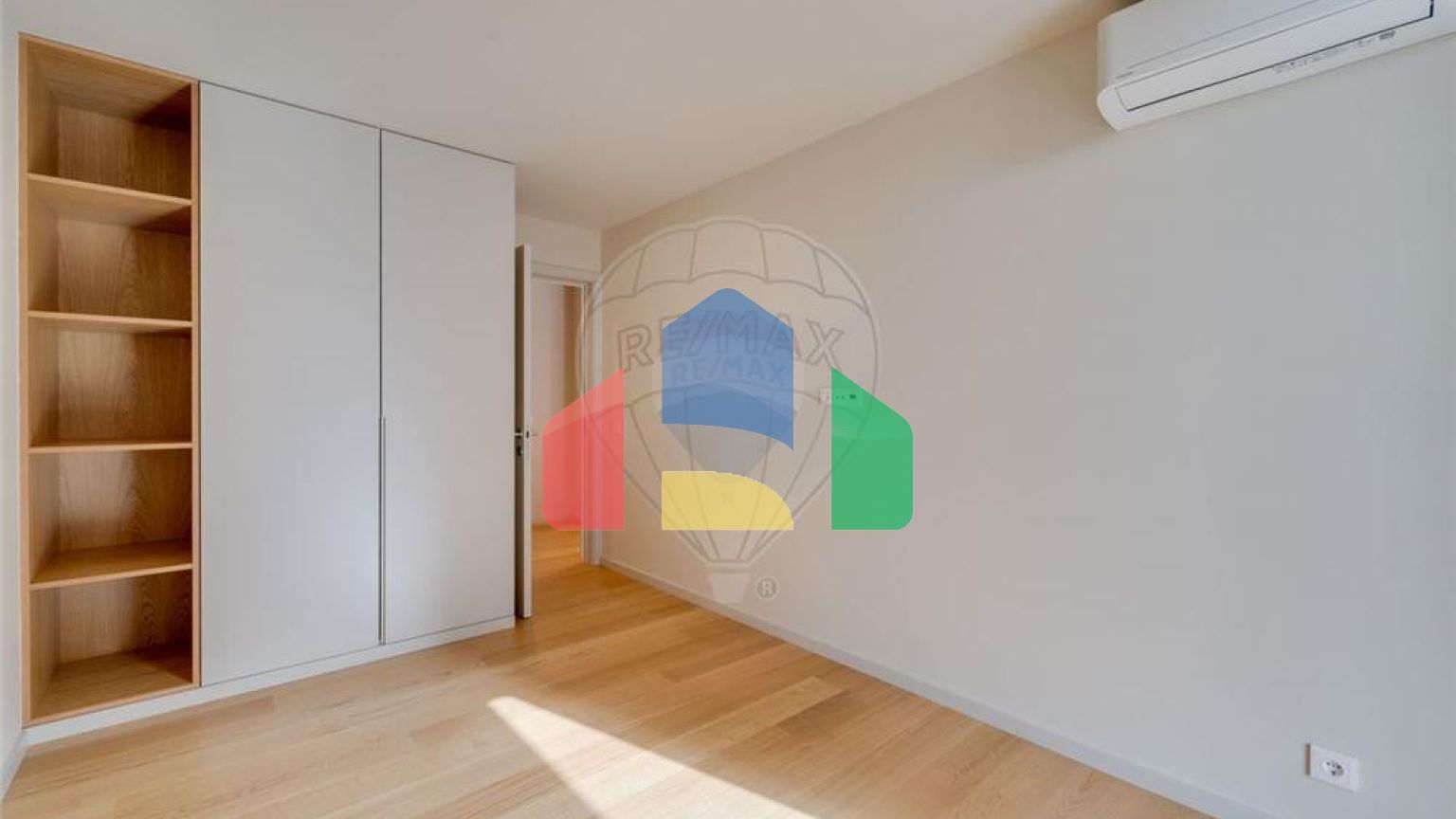 Residential - Condo/Apartment - T3 - Santa Marinha e São Pedro da Afurada, Vila Nova de Gaia - PT