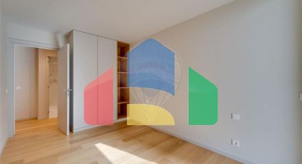 Residential - Condo/Apartment - T3 - Santa Marinha e São Pedro da Afurada, Vila Nova de Gaia - PT