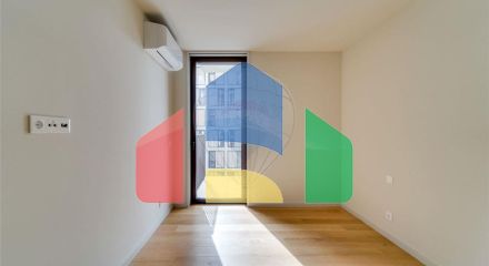 Residential - Condo/Apartment - T3 - Santa Marinha e São Pedro da Afurada, Vila Nova de Gaia - PT