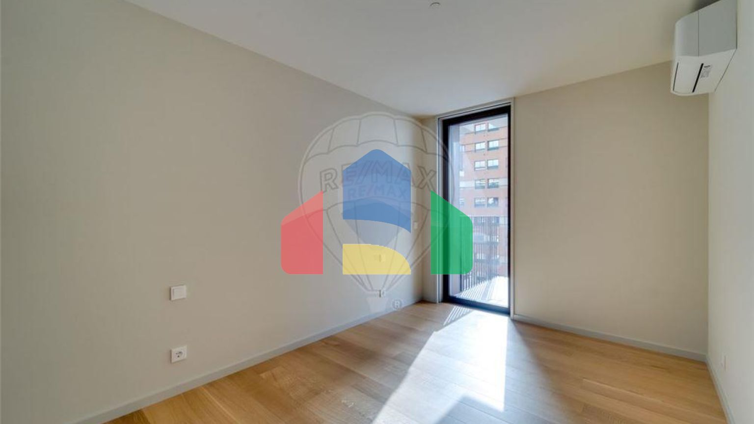 Residential - Condo/Apartment - T3 - Santa Marinha e São Pedro da Afurada, Vila Nova de Gaia - PT