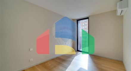 Residential - Condo/Apartment - T3 - Santa Marinha e São Pedro da Afurada, Vila Nova de Gaia - PT