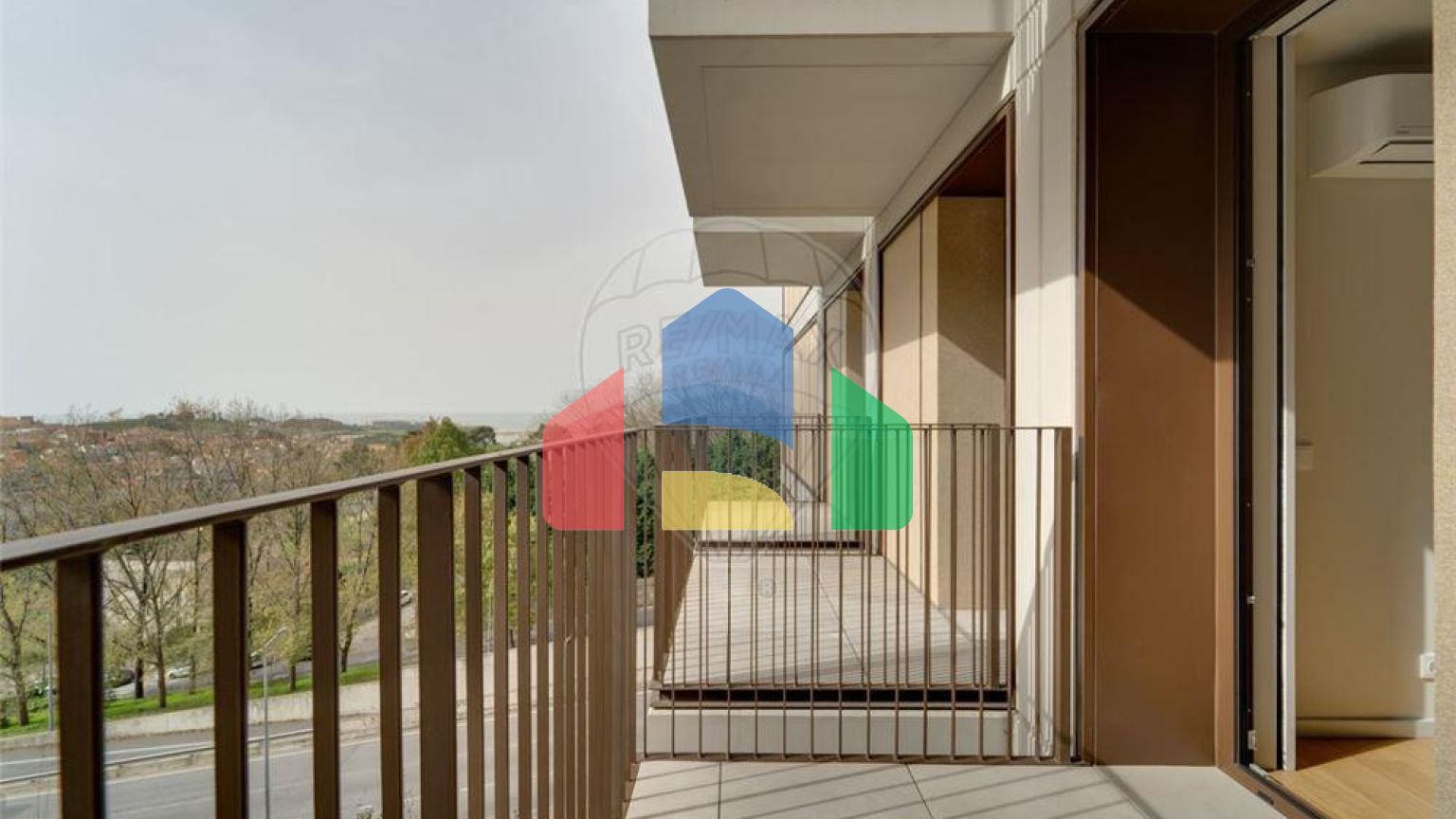 Residential - Condo/Apartment - T3 - Santa Marinha e São Pedro da Afurada, Vila Nova de Gaia - PT