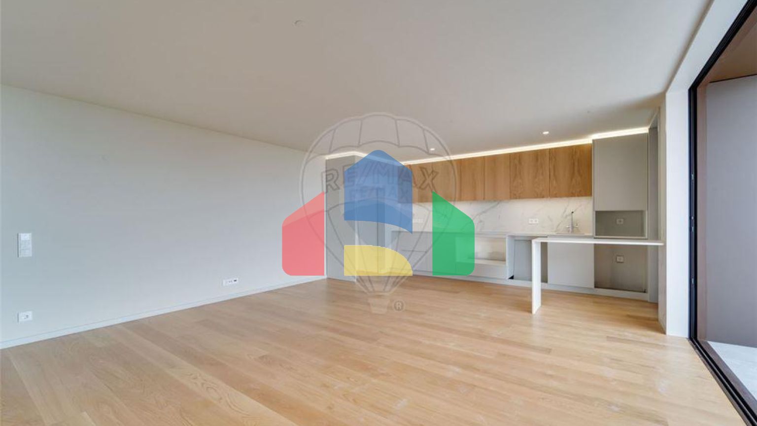 Residential - Condo/Apartment - T3 - Santa Marinha e São Pedro da Afurada, Vila Nova de Gaia - PT