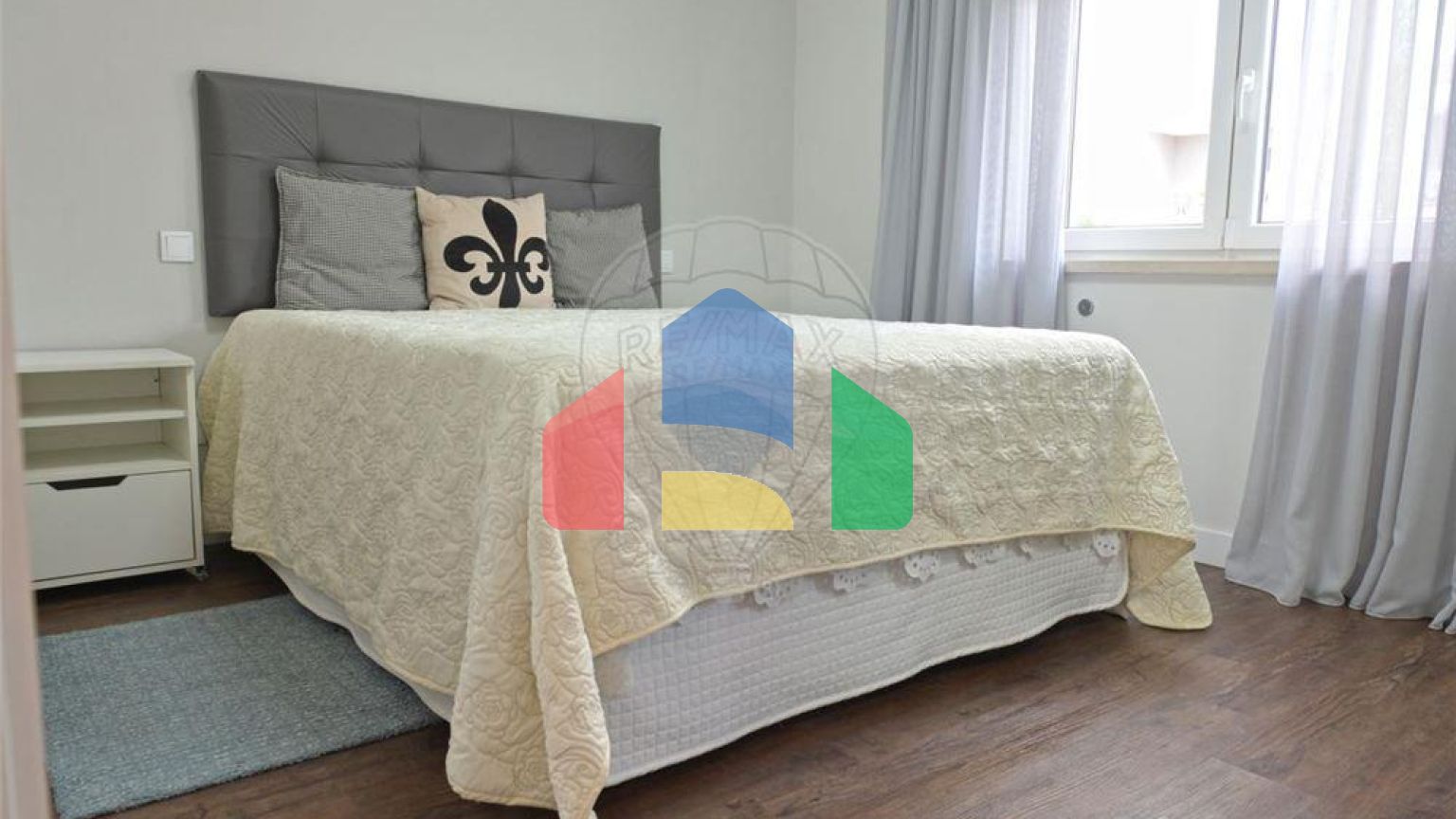 Residential - Single Family Home - T4 - Azeitão (São Lourenço e São Simão), Setubal - PT