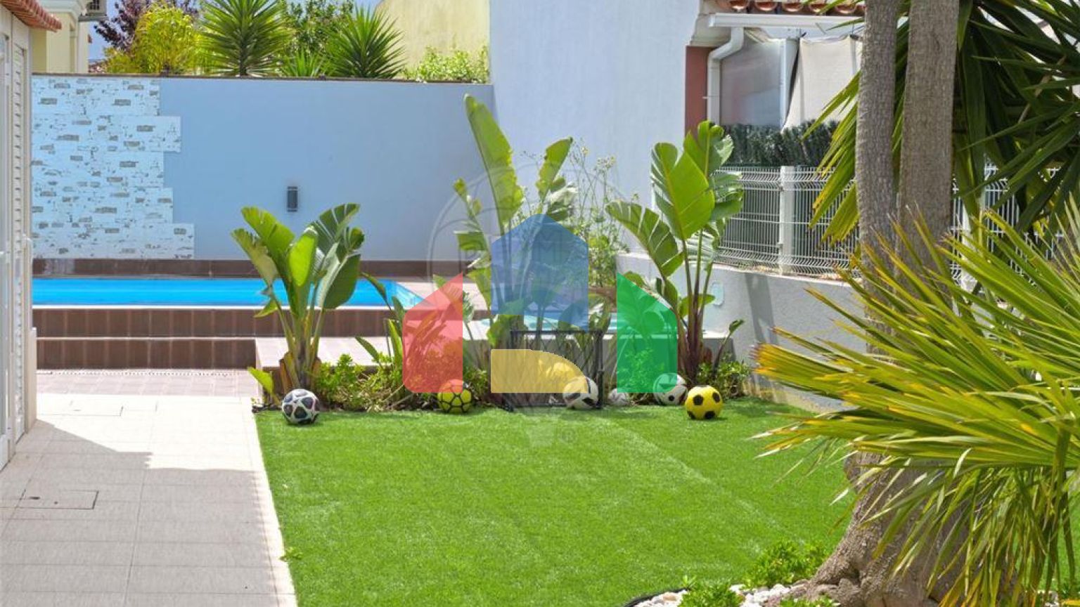 Residential - Single Family Home - T4 - Azeitão (São Lourenço e São Simão), Setubal - PT