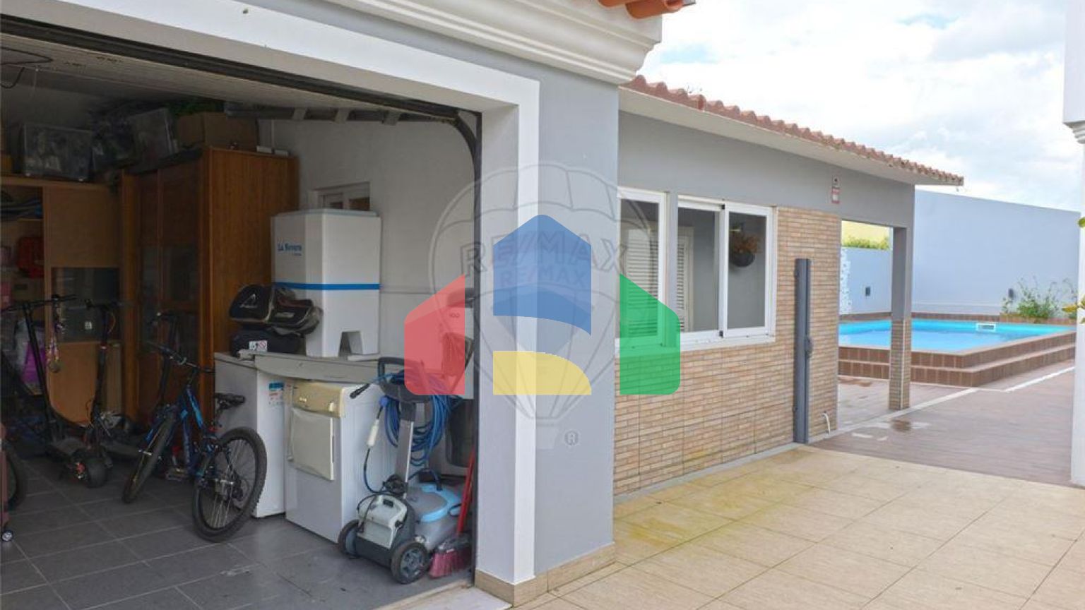 Residential - Single Family Home - T4 - Azeitão (São Lourenço e São Simão), Setubal - PT