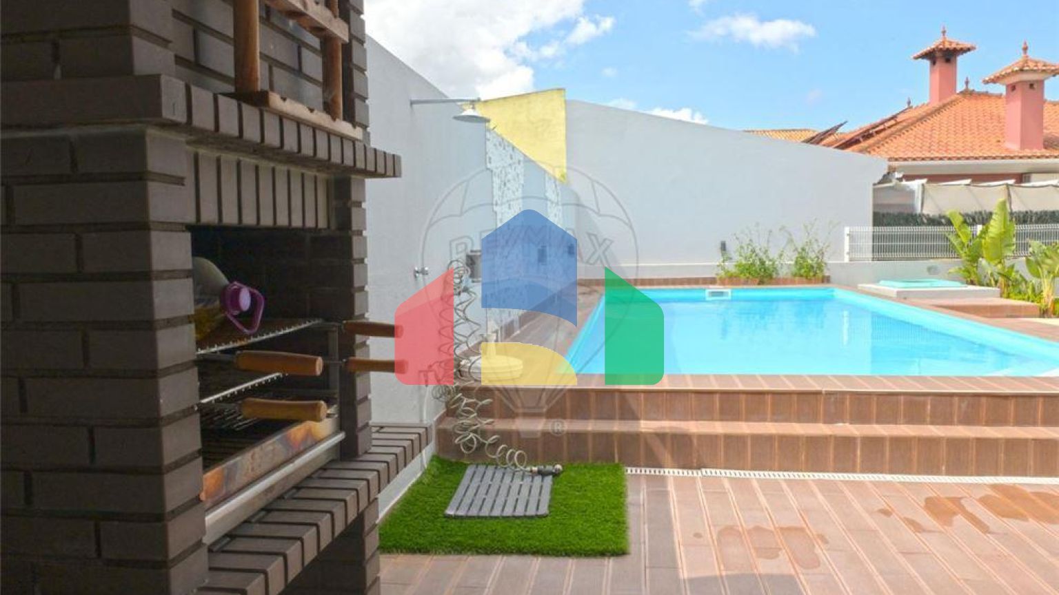 Residential - Single Family Home - T4 - Azeitão (São Lourenço e São Simão), Setubal - PT