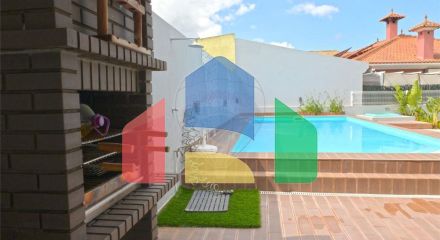 Residential - Single Family Home - T4 - Azeitão (São Lourenço e São Simão), Setubal - PT