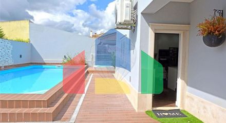 Residential - Single Family Home - T4 - Azeitão (São Lourenço e São Simão), Setubal - PT