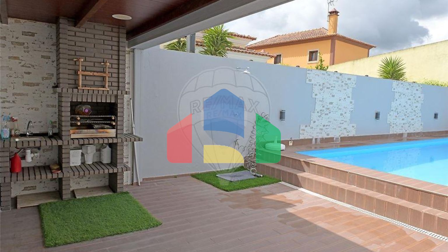 Residential - Single Family Home - T4 - Azeitão (São Lourenço e São Simão), Setubal - PT