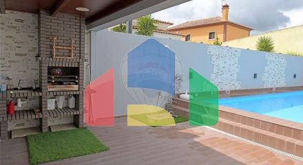 Residential - Single Family Home - T4 - Azeitão (São Lourenço e São Simão), Setubal - PT