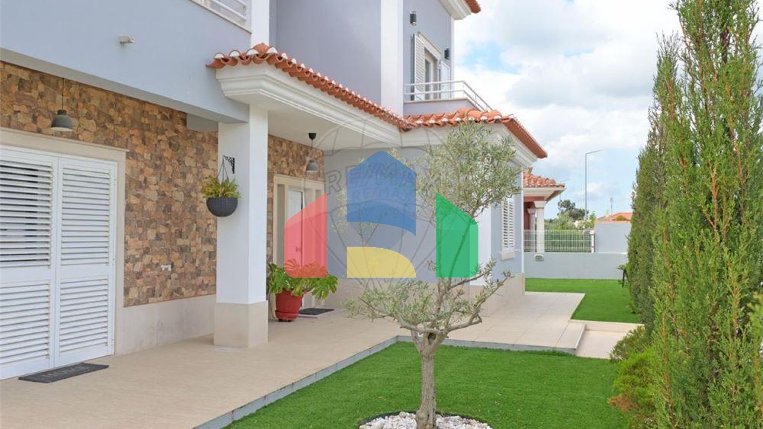 Residential - Single Family Home - T4 - Azeitão (São Lourenço e São Simão), Setubal - PT