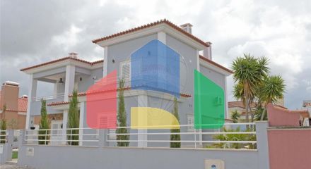 Residential - Single Family Home - T4 - Azeitão (São Lourenço e São Simão), Setubal - PT