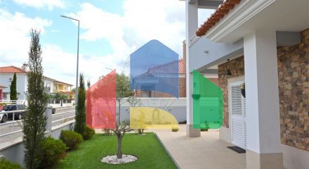 Residential - Single Family Home - T4 - Azeitão (São Lourenço e São Simão), Setubal - PT