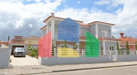 Residential - Single Family Home - T4 - Azeitão (São Lourenço e São Simão), Setubal - PT