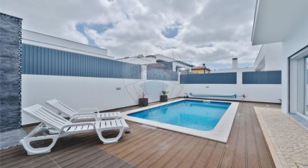 Residential - Single Family Home - T3 - Azeitão (São Lourenço e São Simão), Setubal - PT