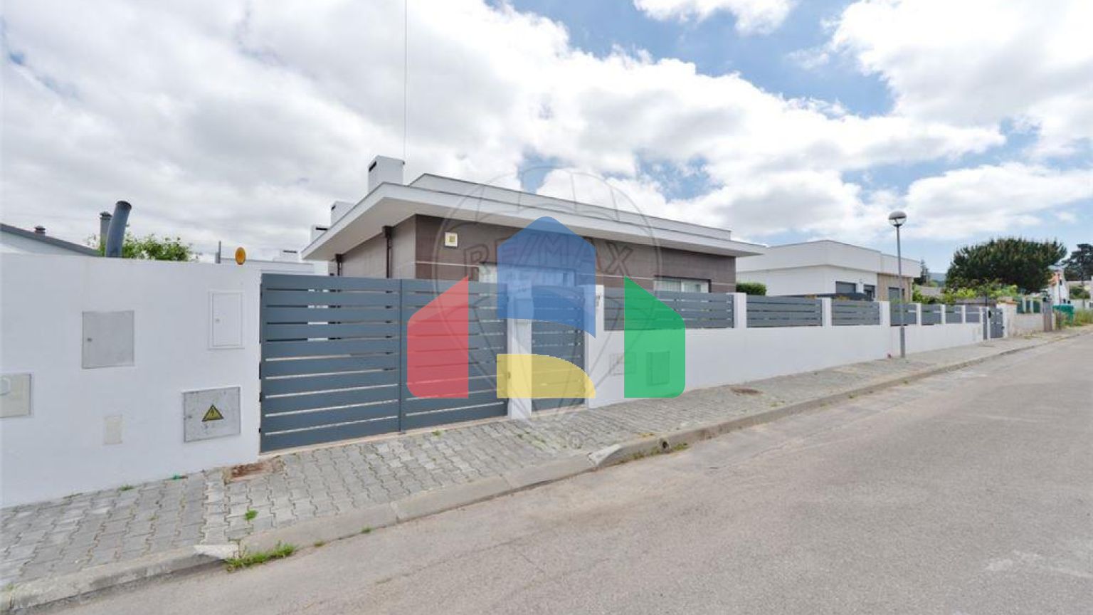 Residential - Single Family Home - T3 - Azeitão (São Lourenço e São Simão), Setubal - PT