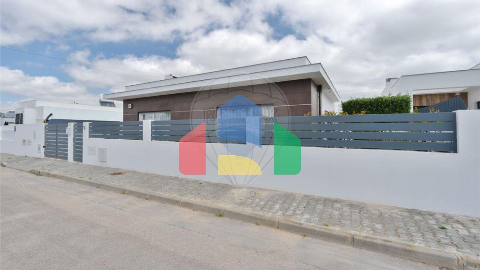 Residential - Single Family Home - T3 - Azeitão (São Lourenço e São Simão), Setubal - PT