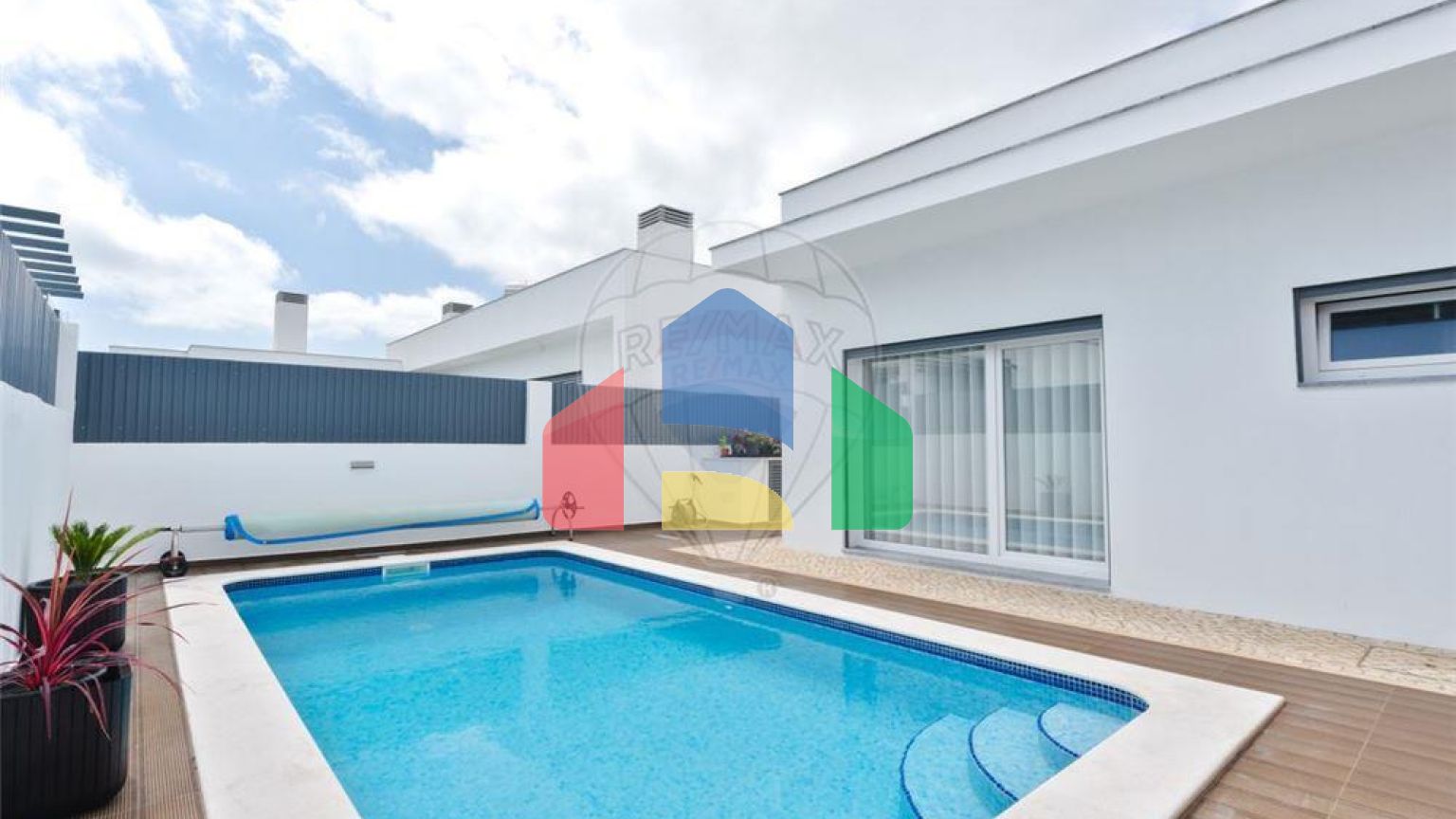 Residential - Single Family Home - T3 - Azeitão (São Lourenço e São Simão), Setubal - PT