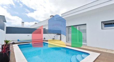 Residential - Single Family Home - T3 - Azeitão (São Lourenço e São Simão), Setubal - PT