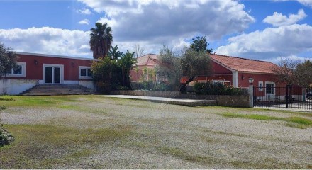 Residential - Single Family Home - T4 - Azeitão (São Lourenço e São Simão), Setubal - PT