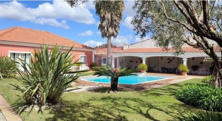 Residential - Single Family Home - T4 - Azeitão (São Lourenço e São Simão), Setubal - PT