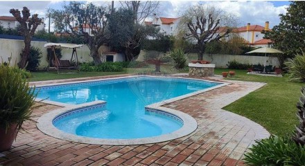 Residential - Single Family Home - T4 - Azeitão (São Lourenço e São Simão), Setubal - PT