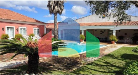 Residential - Single Family Home - T4 - Azeitão (São Lourenço e São Simão), Setubal - PT