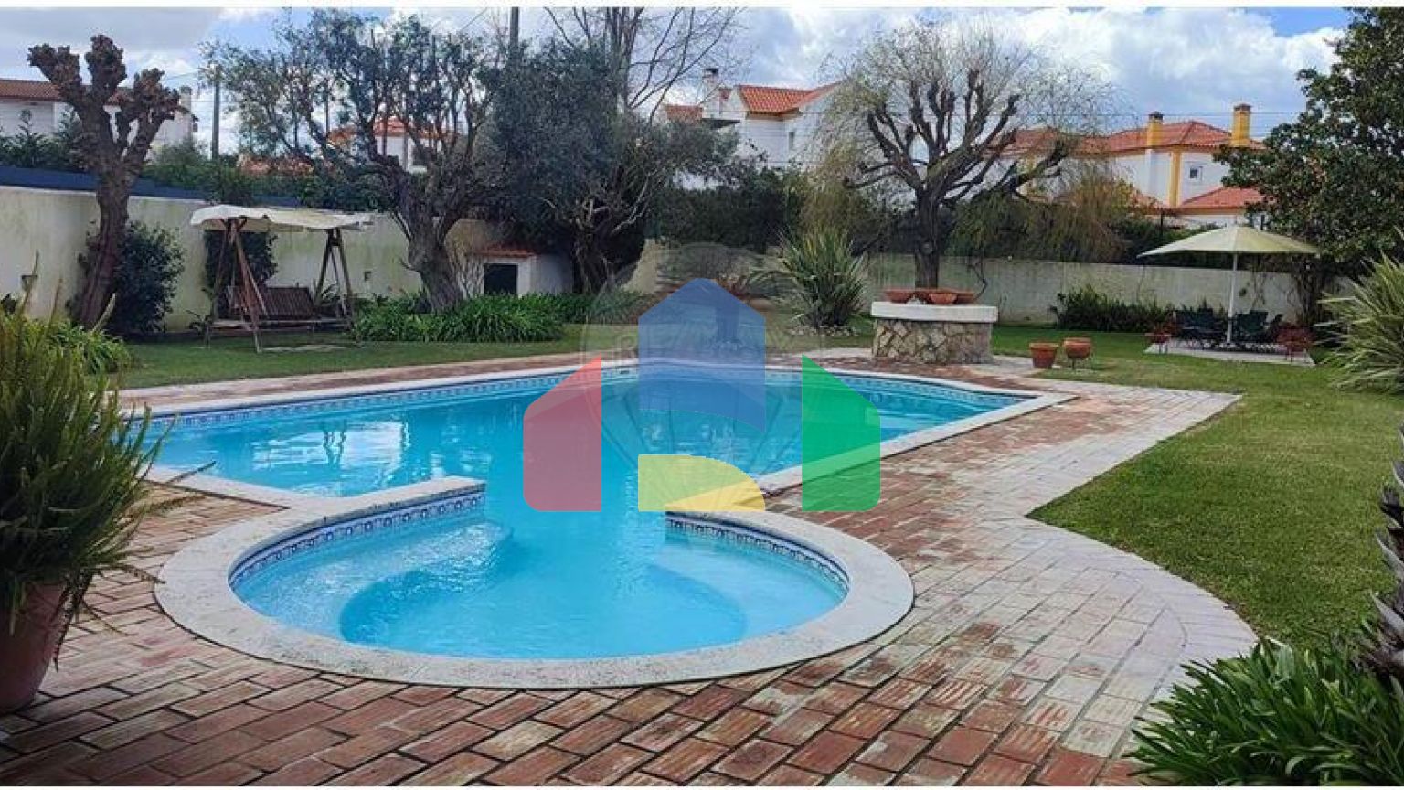 Residential - Single Family Home - T4 - Azeitão (São Lourenço e São Simão), Setubal - PT