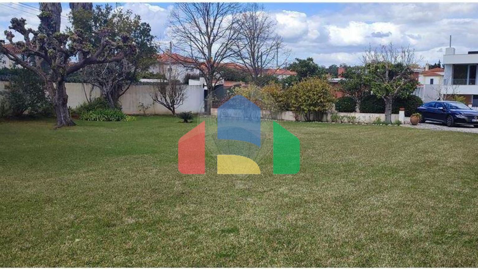 Residential - Single Family Home - T4 - Azeitão (São Lourenço e São Simão), Setubal - PT