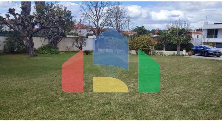 Residential - Single Family Home - T4 - Azeitão (São Lourenço e São Simão), Setubal - PT