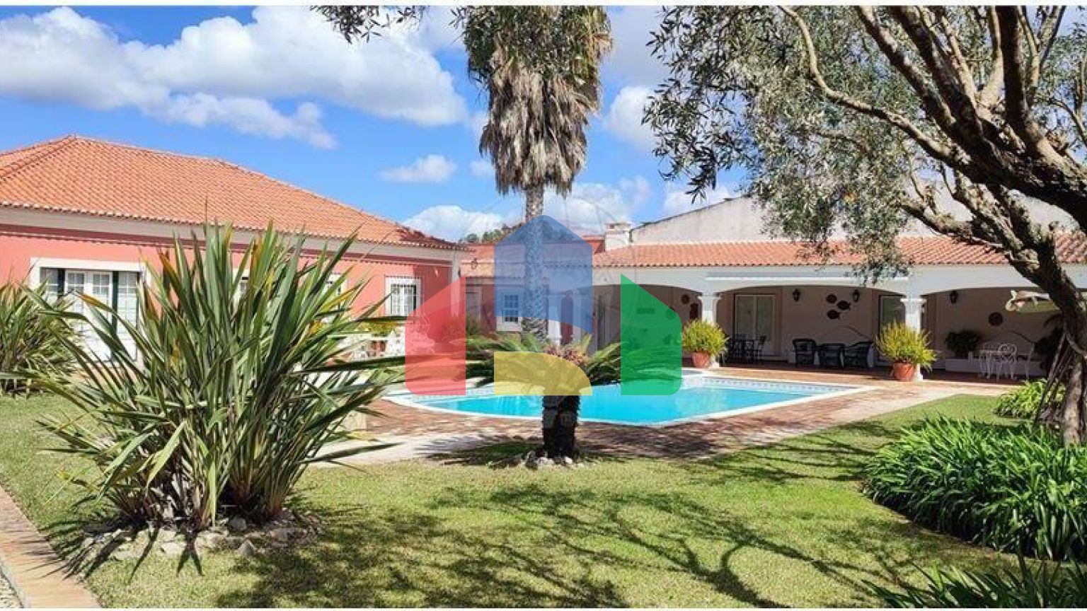 Residential - Single Family Home - T4 - Azeitão (São Lourenço e São Simão), Setubal - PT