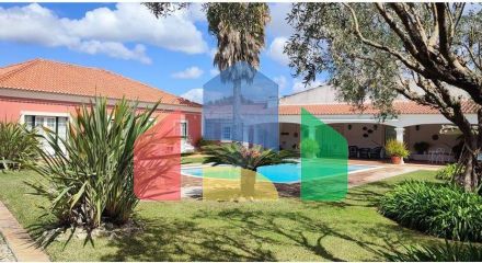 Residential - Single Family Home - T4 - Azeitão (São Lourenço e São Simão), Setubal - PT