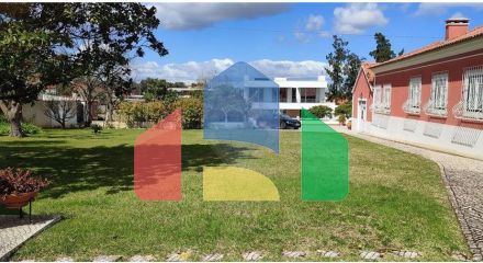 Residential - Single Family Home - T4 - Azeitão (São Lourenço e São Simão), Setubal - PT