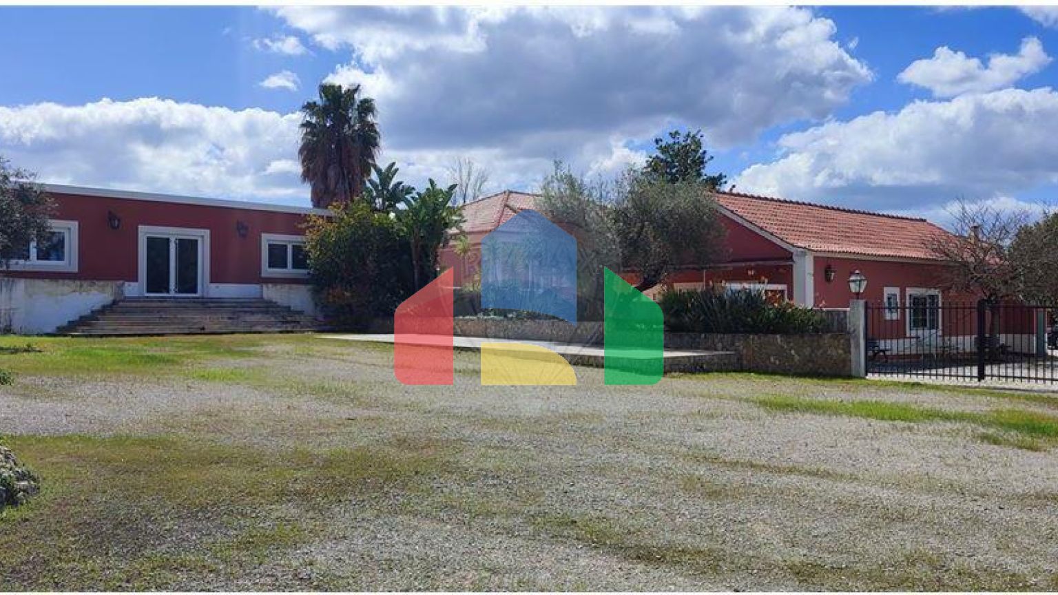 Residential - Single Family Home - T4 - Azeitão (São Lourenço e São Simão), Setubal - PT