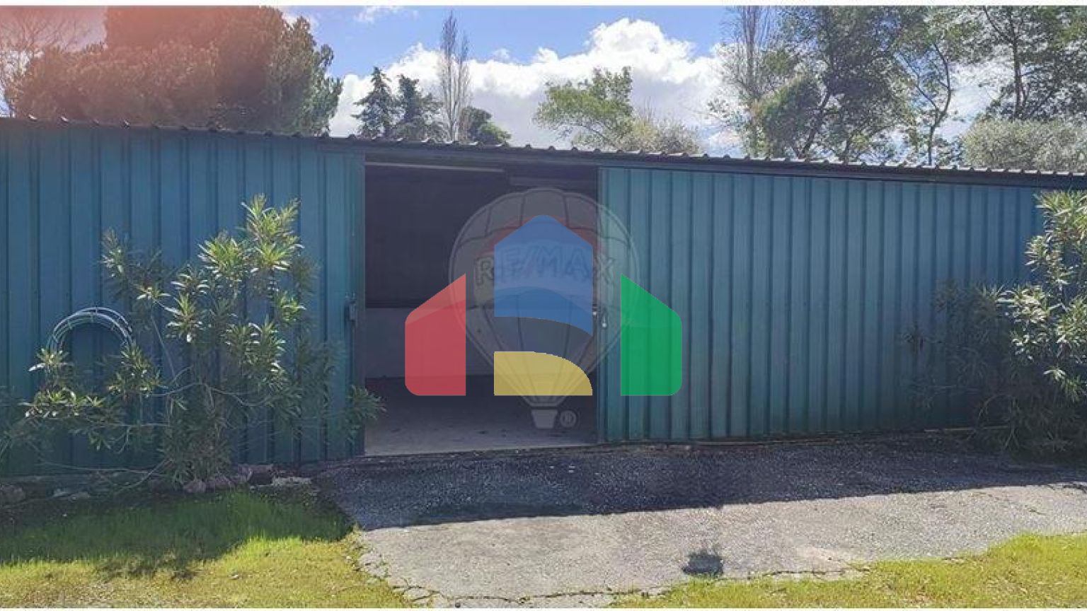 Residential - Single Family Home - T4 - Azeitão (São Lourenço e São Simão), Setubal - PT