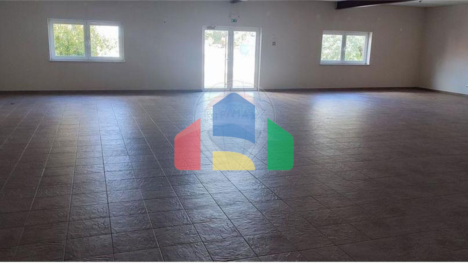 Residential - Single Family Home - T4 - Azeitão (São Lourenço e São Simão), Setubal - PT