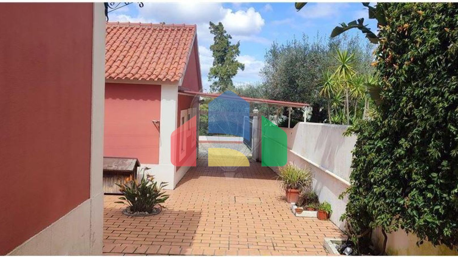 Residential - Single Family Home - T4 - Azeitão (São Lourenço e São Simão), Setubal - PT