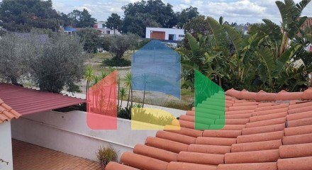 Residential - Single Family Home - T4 - Azeitão (São Lourenço e São Simão), Setubal - PT