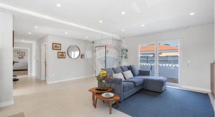 Residential - Single Family Home - T3 - Azeitão (São Lourenço e São Simão), Setubal - PT
