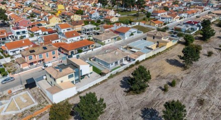 Residential - Single Family Home - T3 - Azeitão (São Lourenço e São Simão), Setubal - PT