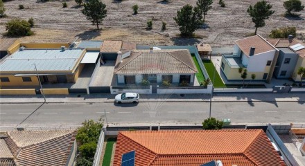 Residential - Single Family Home - T3 - Azeitão (São Lourenço e São Simão), Setubal - PT