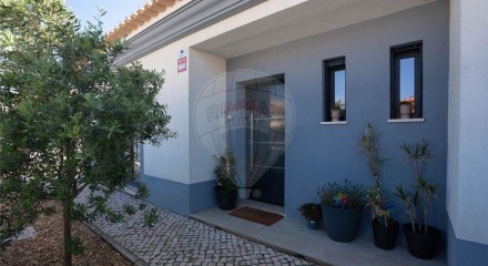 Residential - Single Family Home - T3 - Azeitão (São Lourenço e São Simão), Setubal - PT