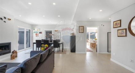 Residential - Single Family Home - T3 - Azeitão (São Lourenço e São Simão), Setubal - PT
