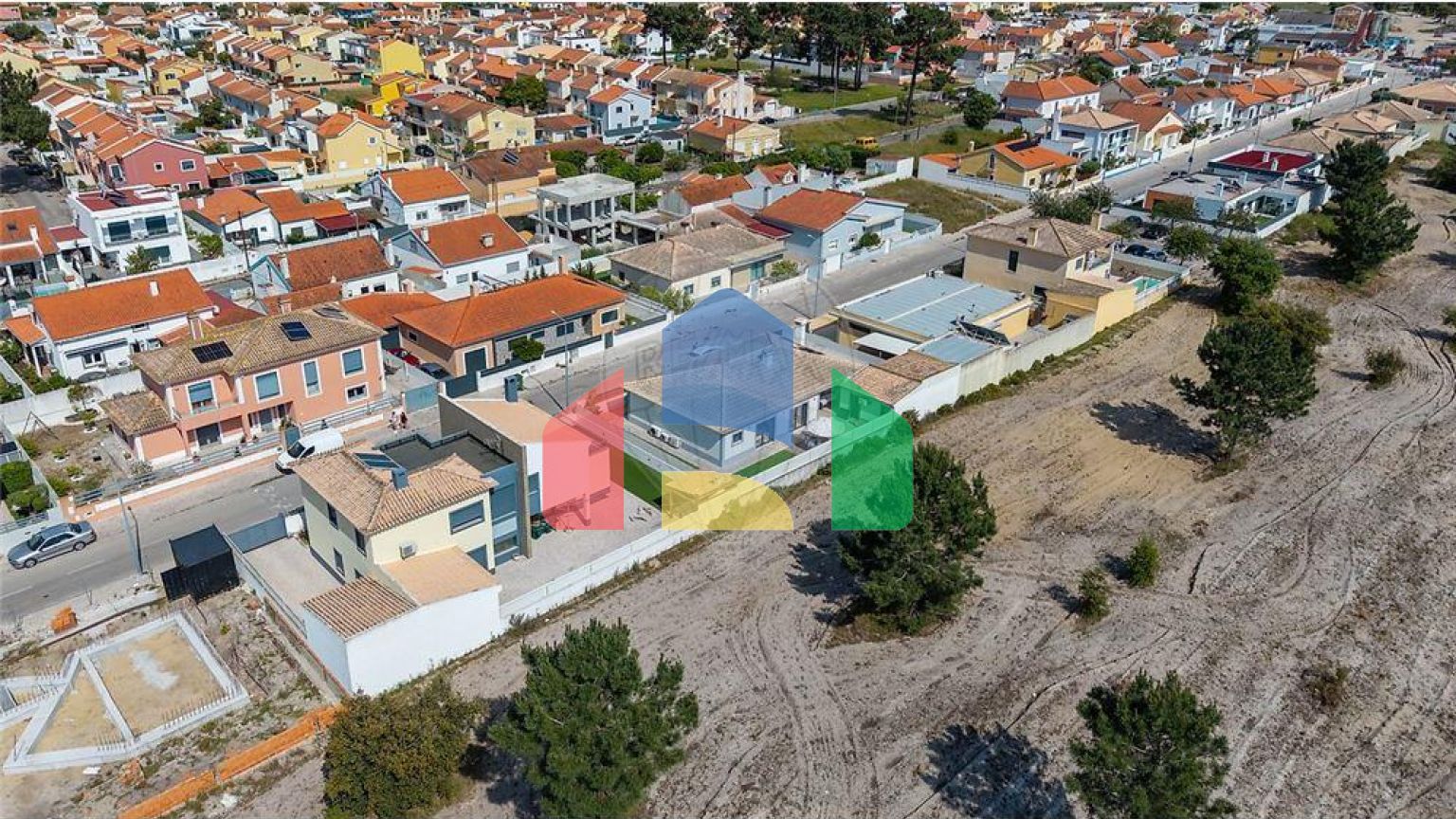 Residential - Single Family Home - T3 - Azeitão (São Lourenço e São Simão), Setubal - PT