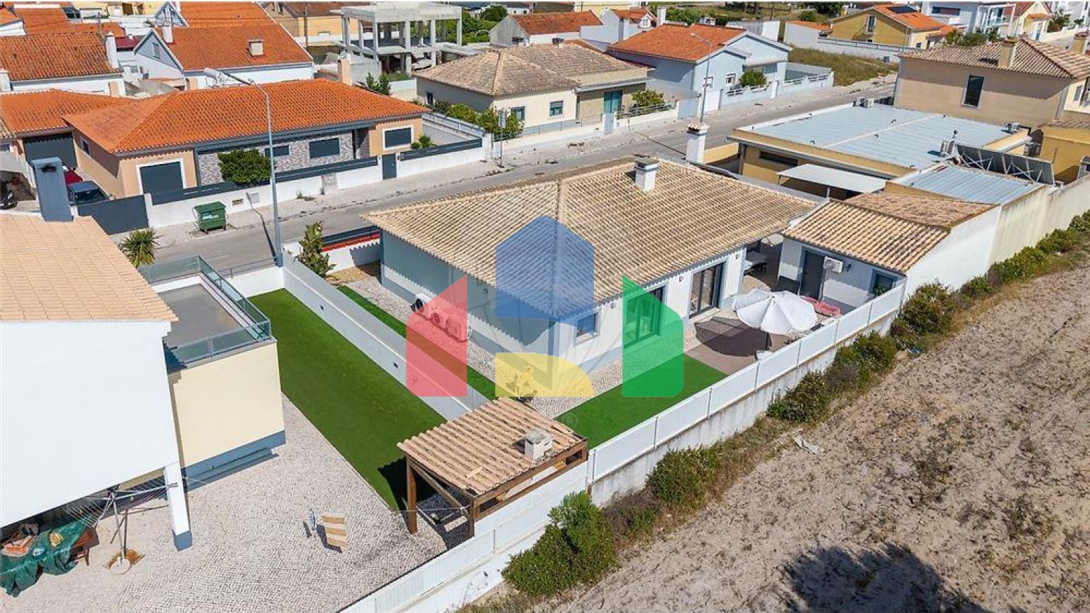 Residential - Single Family Home - T3 - Azeitão (São Lourenço e São Simão), Setubal - PT
