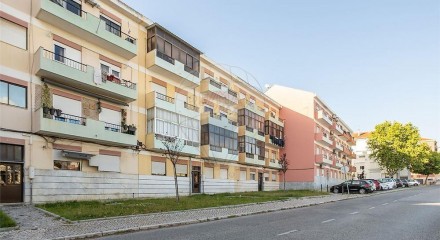 Residential - Condo/Apartment - T2 - Barreiro e Lavradio, Barreiro - PT