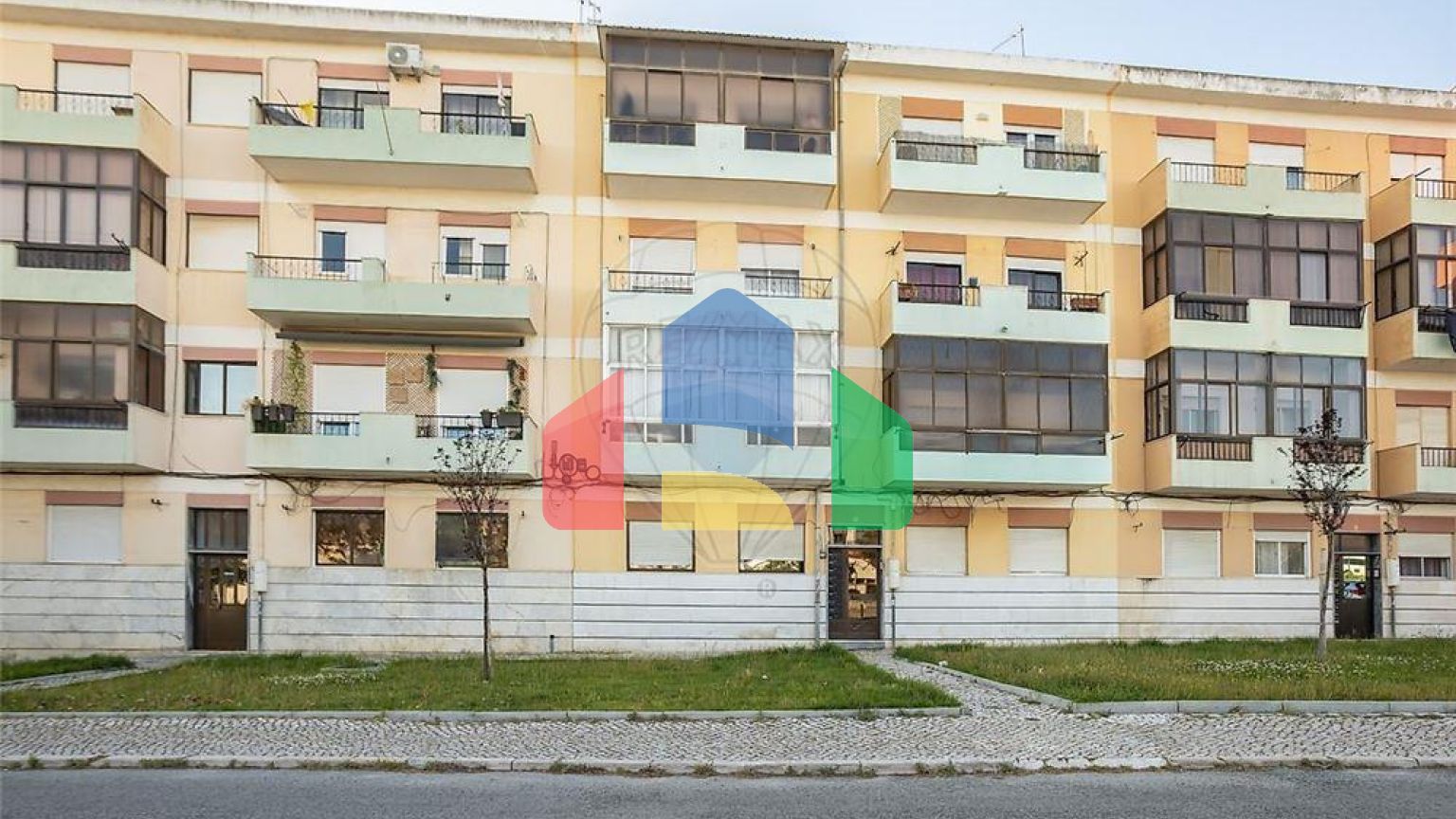 Residential - Condo/Apartment - T2 - Barreiro e Lavradio, Barreiro - PT