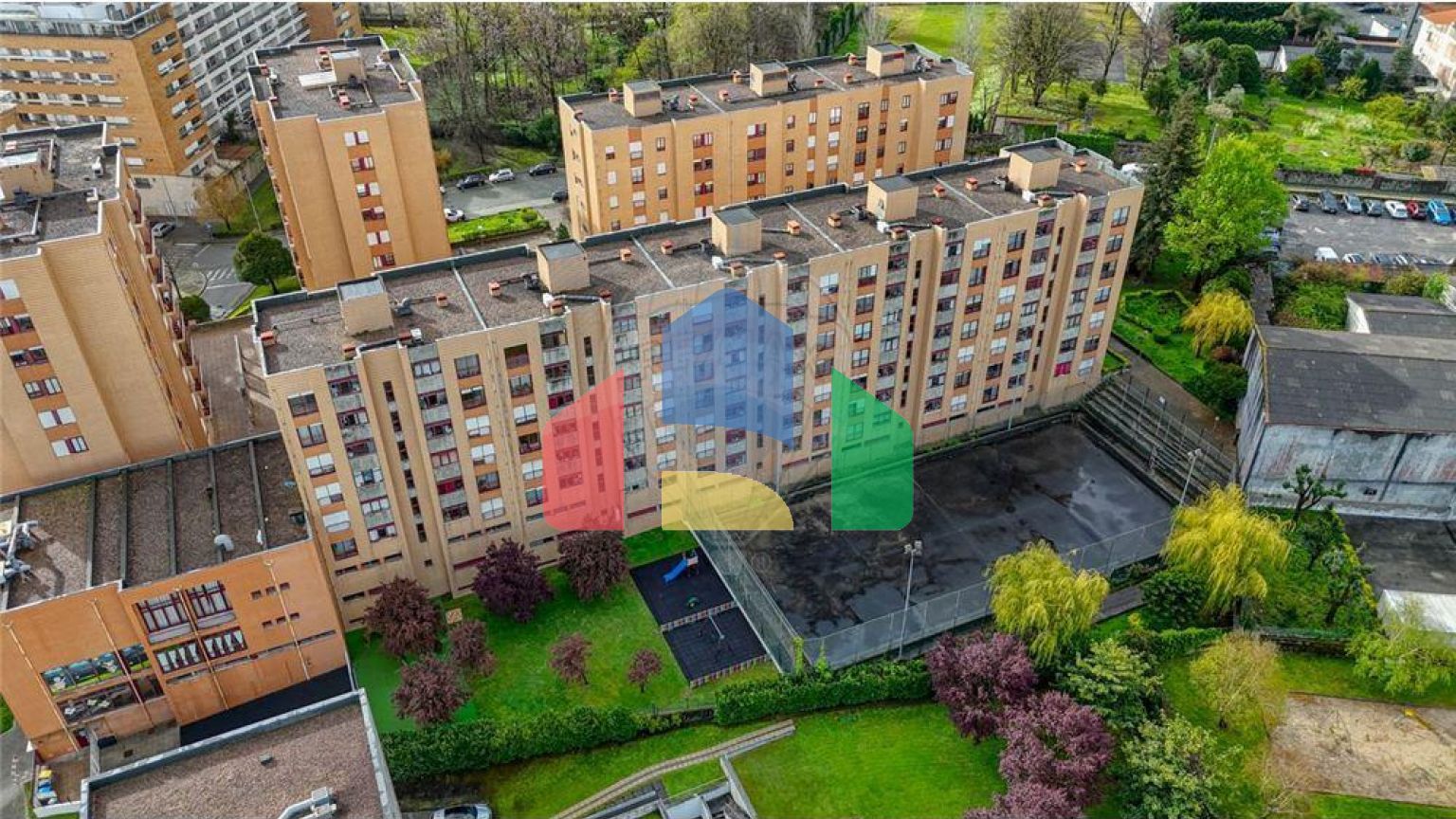 Residential - Condo/Apartment - T3 - Cidade da Maia, Maia - PT