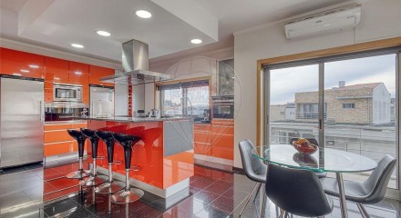 Residential - Single Family Home - T4 - Cidade da Maia, Maia - PT